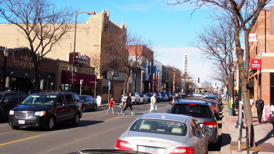 Midblock crossing – Hennepin Ave between Lake and 31st St, Before
